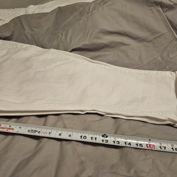 Levi's Cream Ankle Cropped Pants - Picture 5 of 7